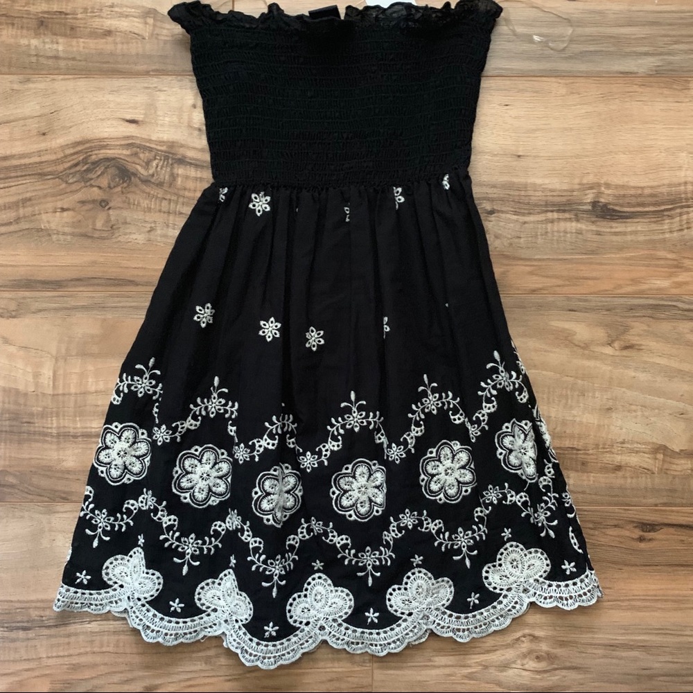 Rue 21 Black Peplum Top W/ White Flowers - Picture 3 of 6
